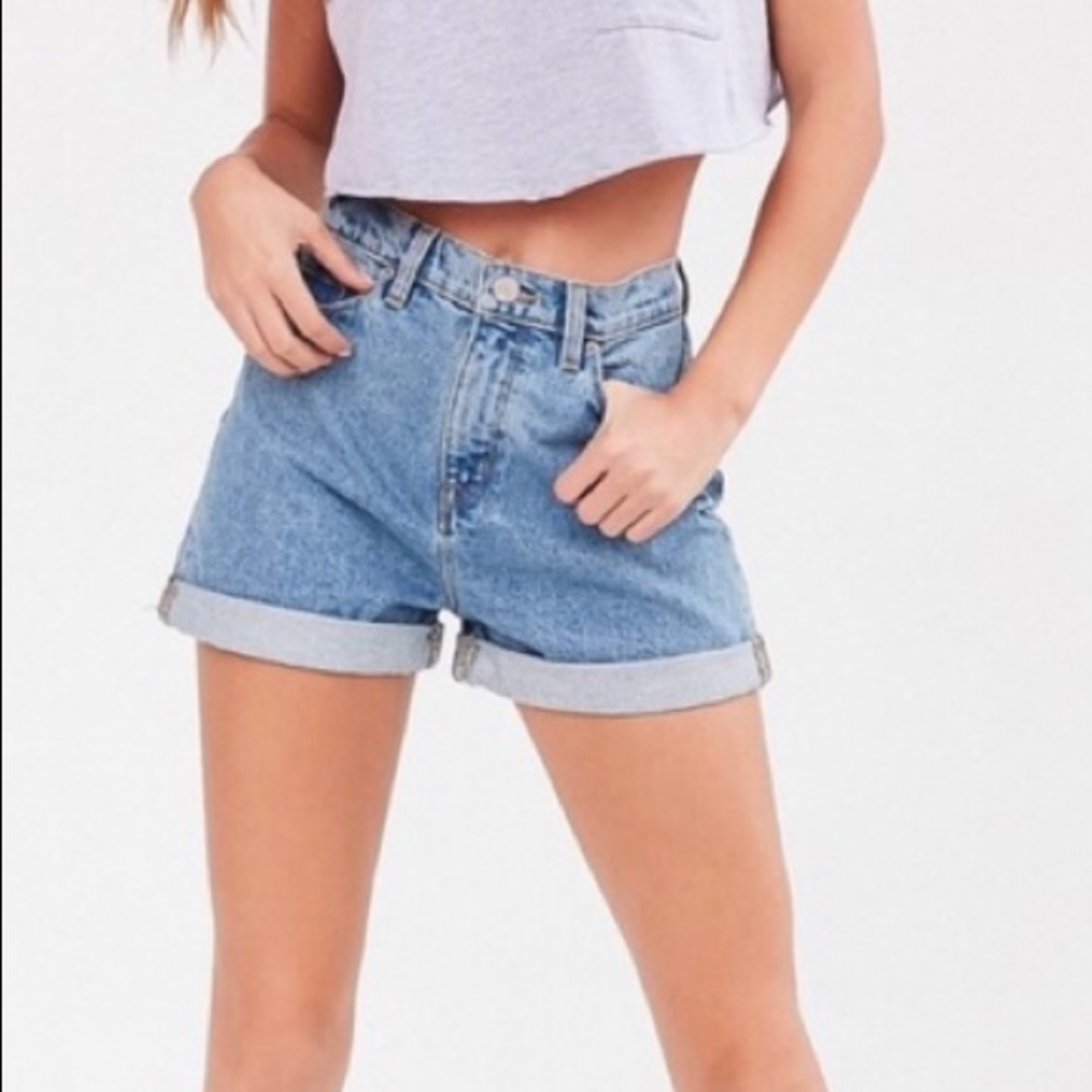 URBAN OUTFITTERS BDG Mom High Rise Denim Shorts 26